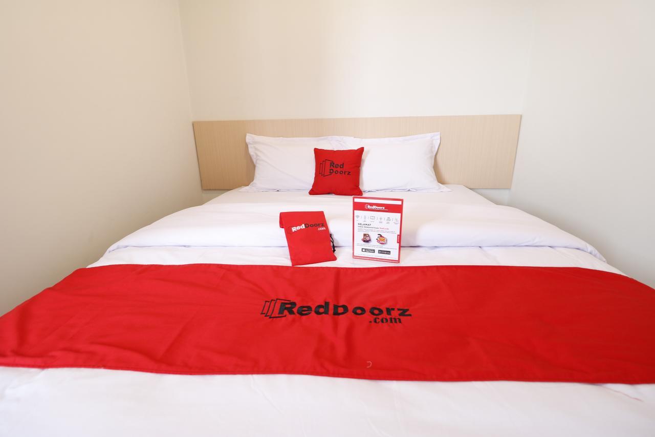 Reddoorz Plus Near Mall Pondok Indah Jakarta Luaran gambar